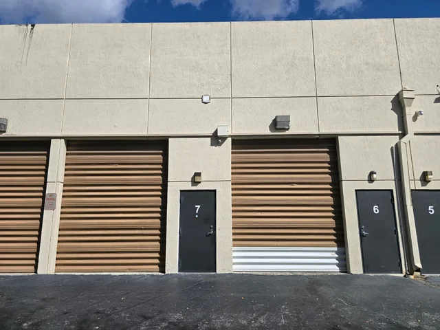 3660 NW 126th Ave, Units 6 & 7 — 5